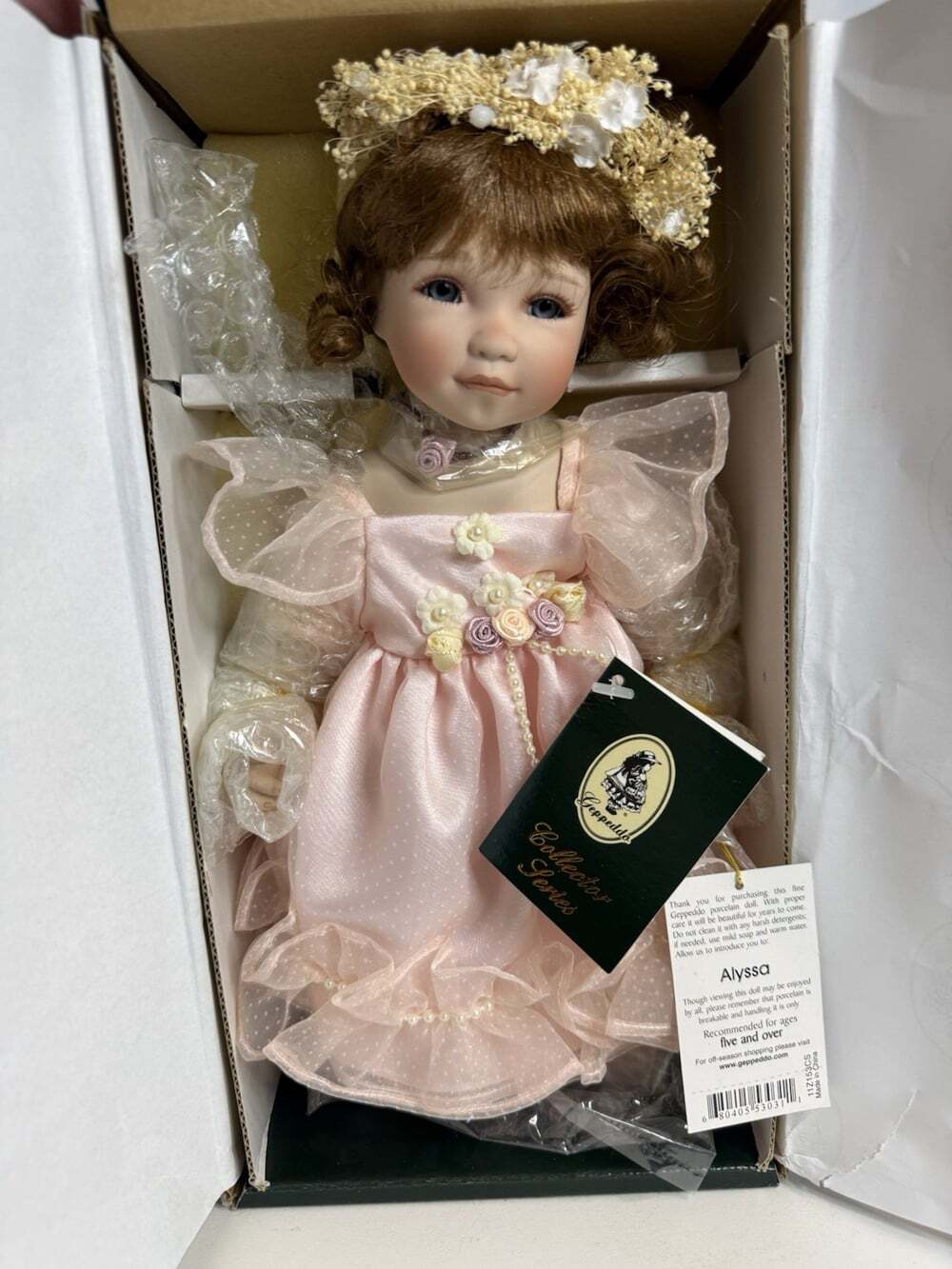 Geppeddo Collector Series Doll Alyssa Ceramic 11 Inches Tall New In Box